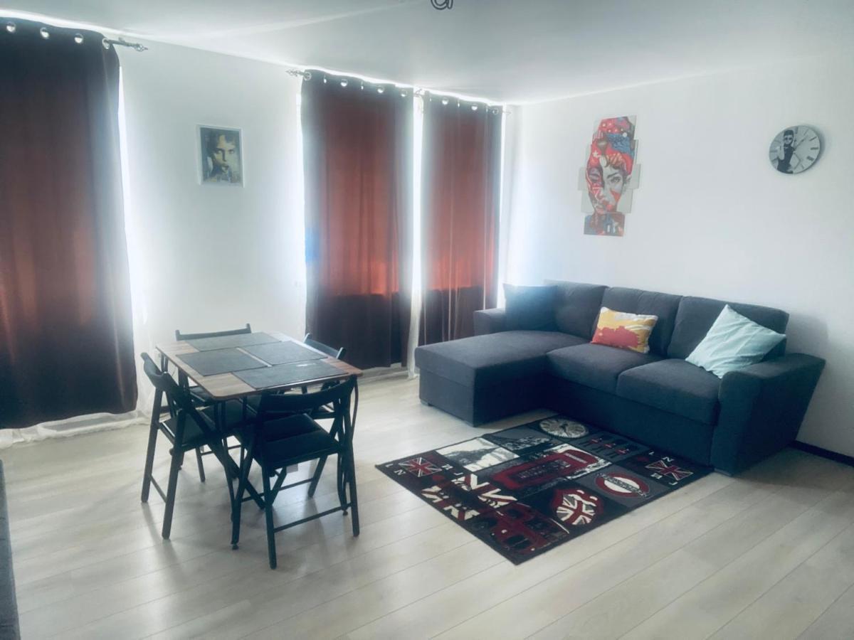 Tourist Apartment 1 Piatra Neamţ Eksteriør bilde